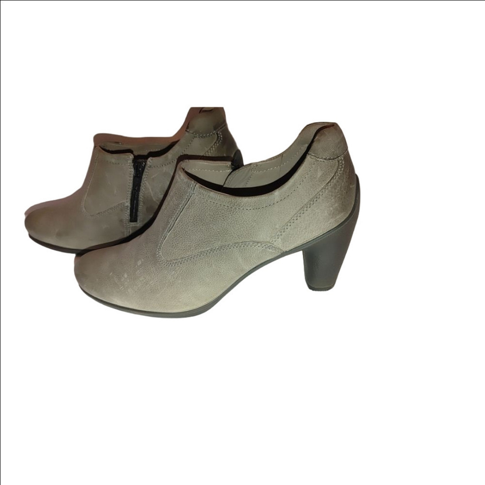 ECCO Size 37